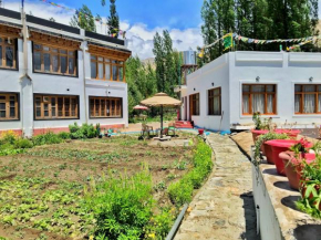 Sponbo Guest House, Leh